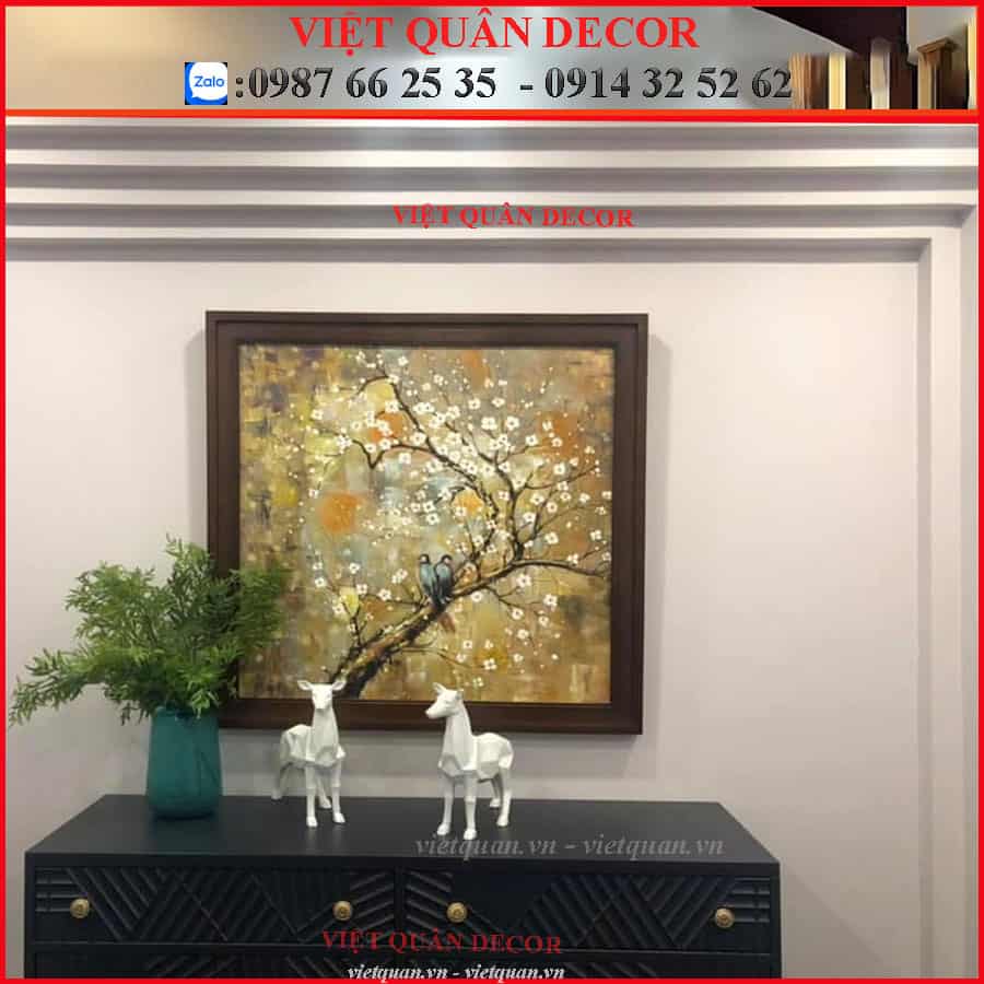 tranh-treo-tuong-phong-khach-hien-dai-da-nang